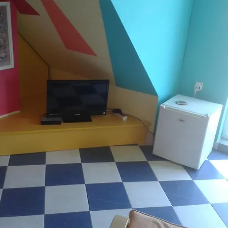 семеен шарената къща