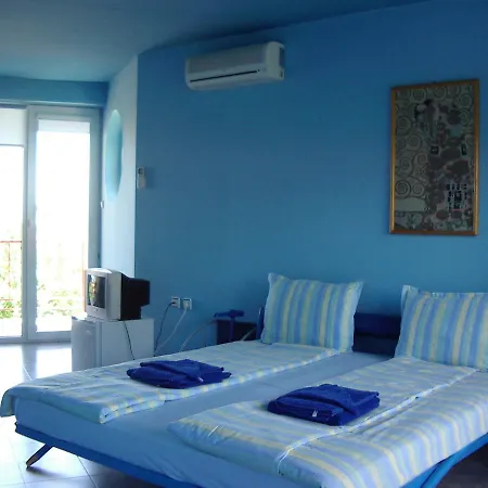 The Colourful Mansion Hotell 2*